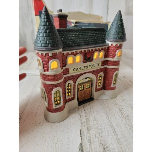 Lemax Camden Police 1991 Village accessory Xmas cop - Picture 2 of 6